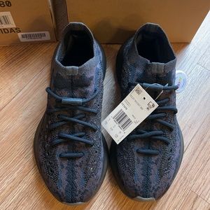 (SOLD) Yeezy 380 Onyx reflective Deadstock -RARE!
